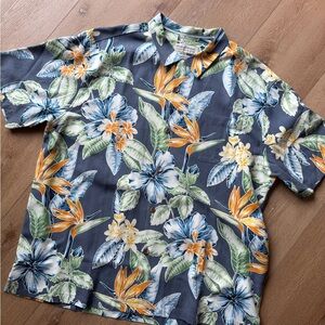 Tommy Bahama Blue and Orange Floral Men's Shirt 100% silk.